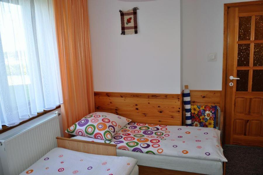 Jantar Hotel Острово Екстериор снимка