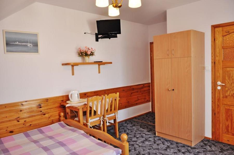 Jantar Hotel Острово Екстериор снимка