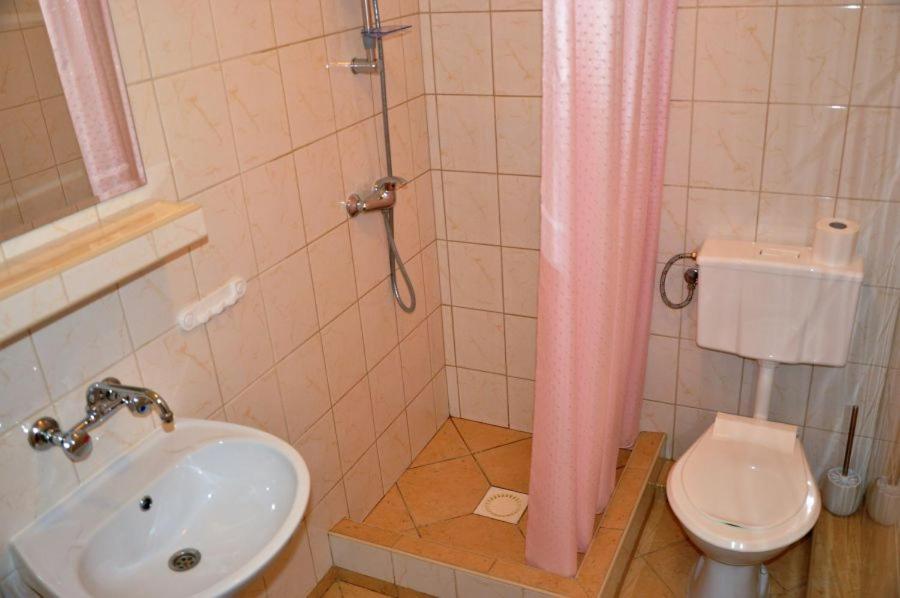 Jantar Hotel Острово Екстериор снимка