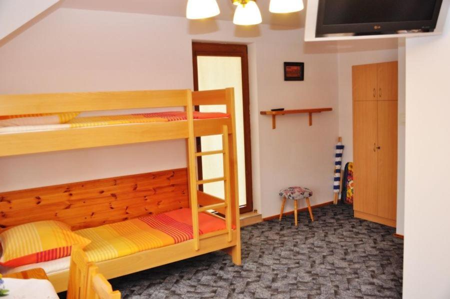 Jantar Hotel Острово Екстериор снимка