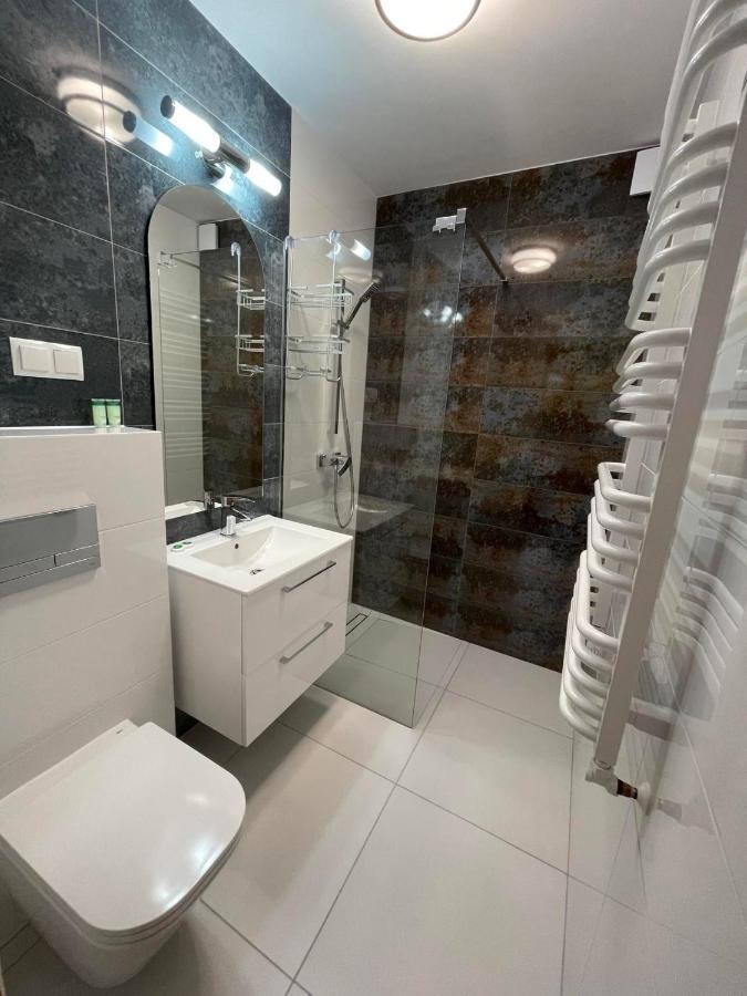 Jantar Hotel Острово Екстериор снимка